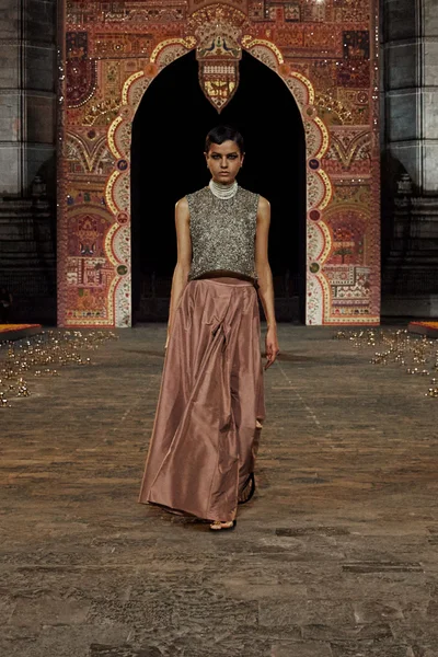 Look 57